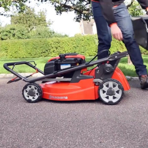 Газонокосилка Husqvarna LC 353AWD