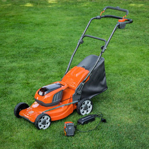 Аккумуляторная газонокосилка Husqvarna LC 137I KIT, 1 акб BLi20 Li-Ion 36 В 4 Ah, з/у QC 80