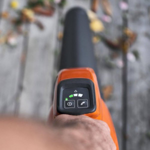 Акумуляторний повітродув Husqvarna 120iB, без акб та зп 