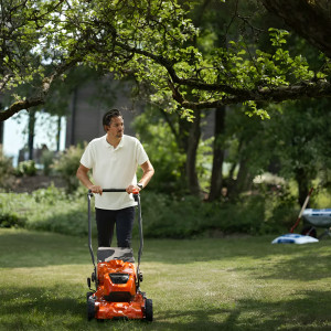Аккумуляторная самоходная газонокосилка Husqvarna LC 251iS, без акб и з/у