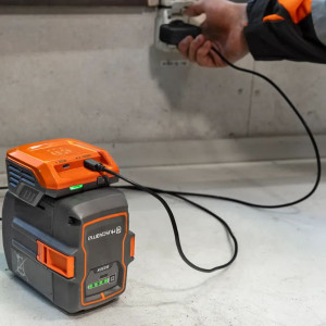 Зарядний пристрій Husqvarna 40-USB150X